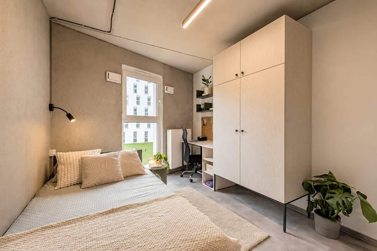 A furnished studio at Shed Campus Living in Warsaw.